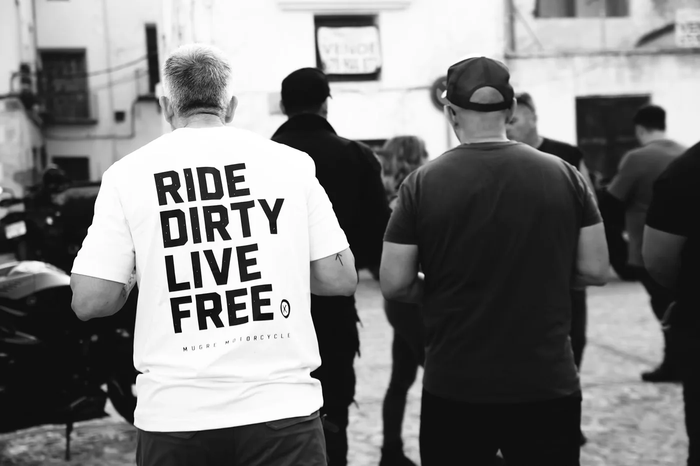Riders de la comunidad Mugre por la calle