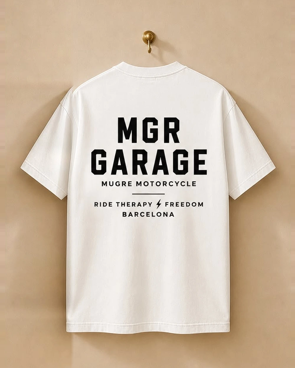 Camiseta MGR-BLANCO de Mugre Motorcycle, vista trasera